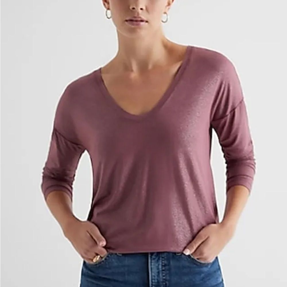 👕 Express Super Soft Relaxed Shine V-Neck Tee - Size Small - Purple